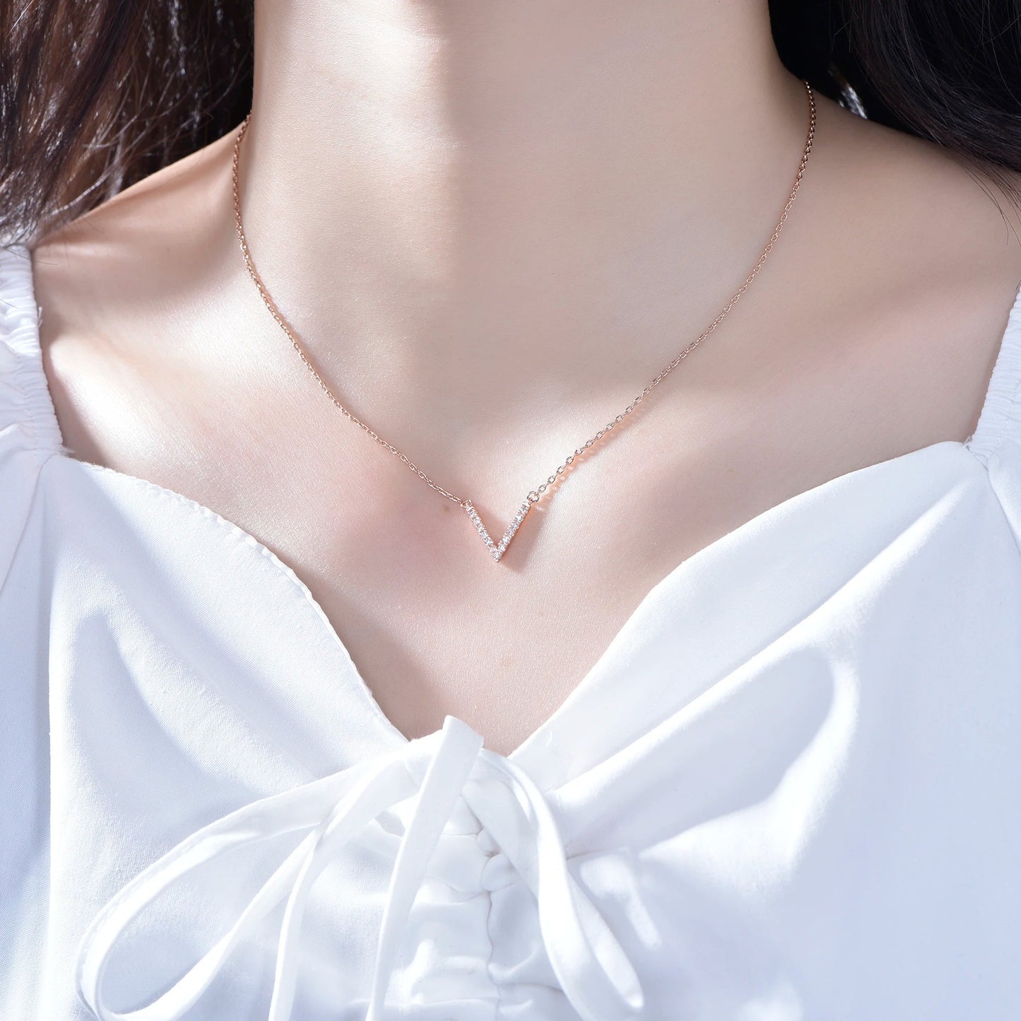 Jewelry personalized Design V-shaped Fashion Elegant Luxury Diamond 3A White Cubic Zirconia Plated Necklace Kirin Jewelry