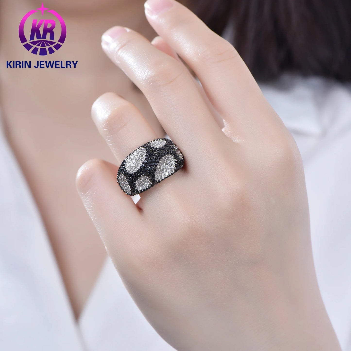 Silver Snakeskin Pattern Vintage Diamond Cluster Ring for Women