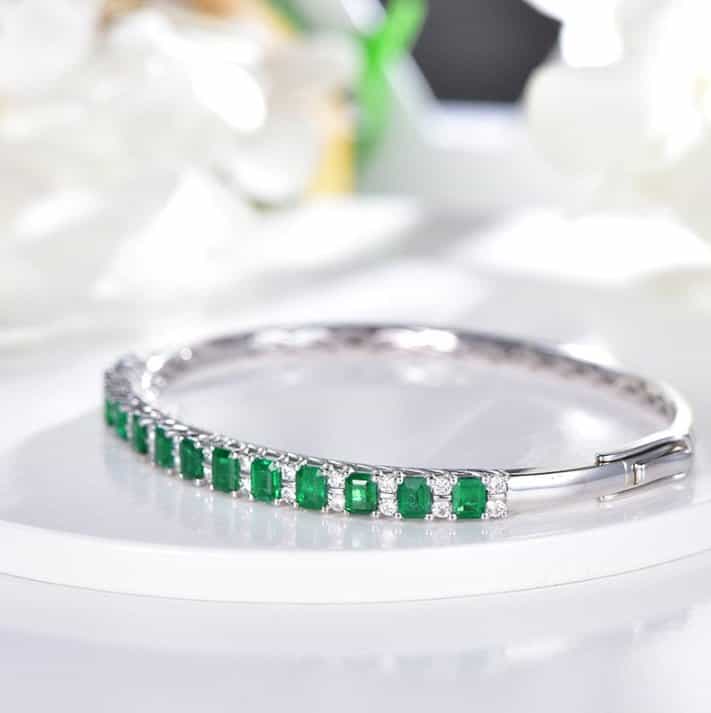 18K gold gemstone bangle with emerald diamond_KB41404 Kirin Jewelry