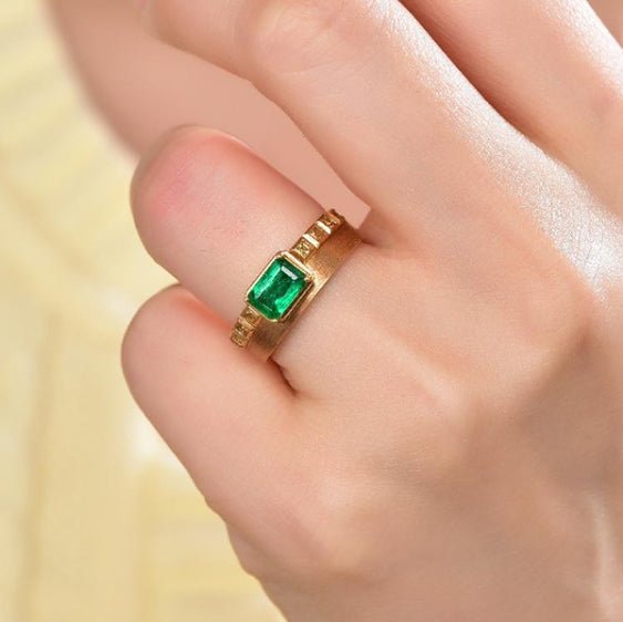 Wholesale 18K Gold Lab Created Emerald Minimalist Wedding Rings for Women