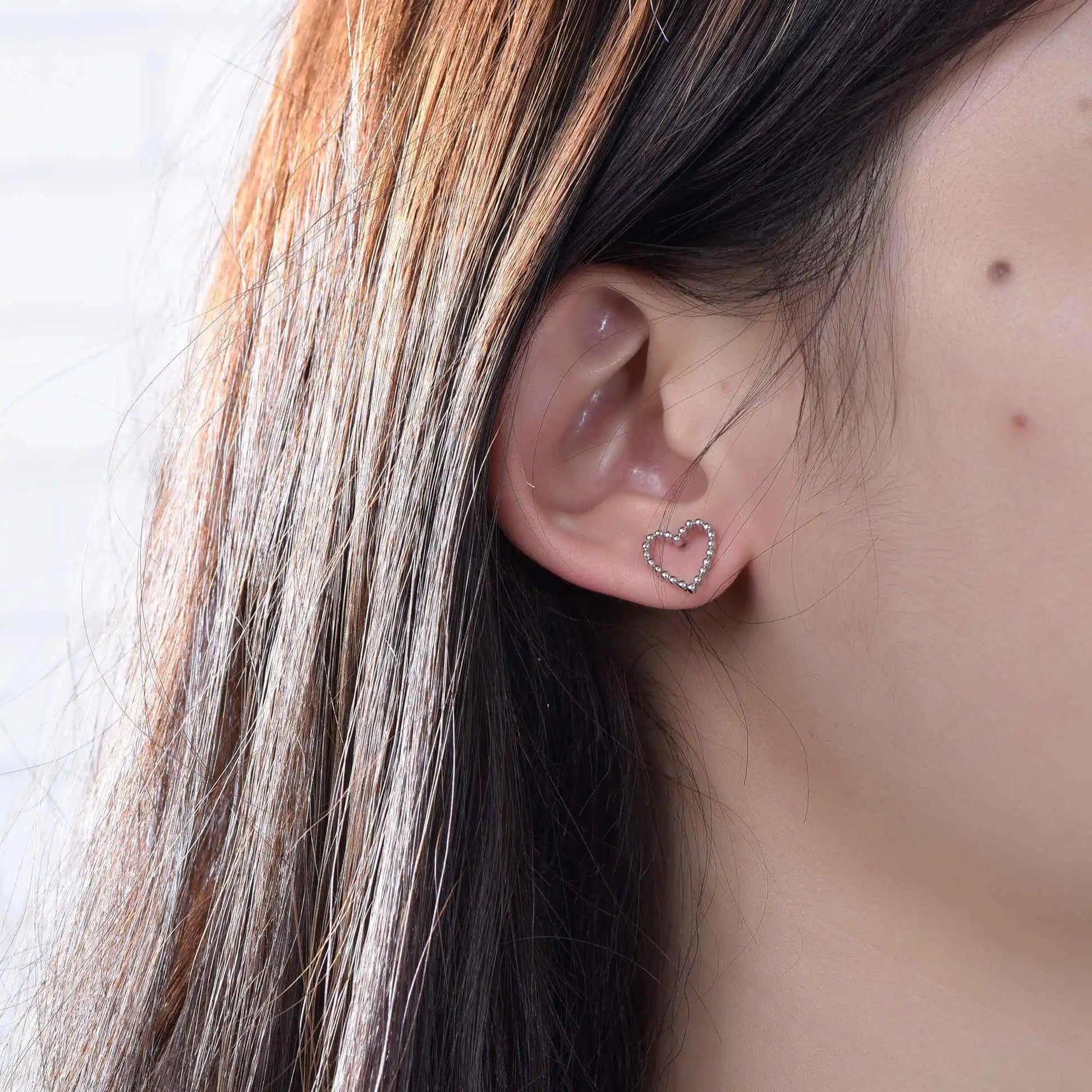 Wholesale Minimalist Personalized Beaded Heart Earrings for Women