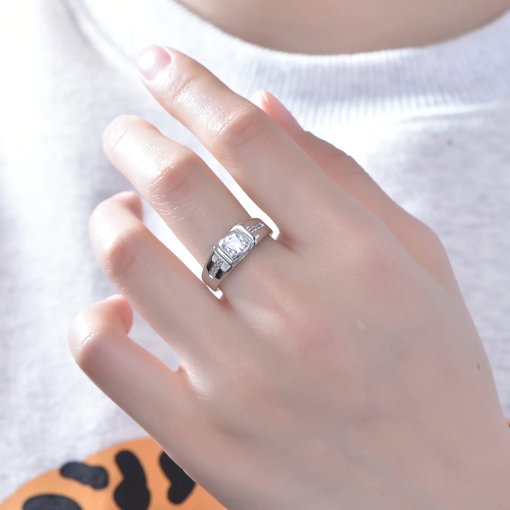 Wholesale Round Brilliant Cut CZ Classic Engagement Rings for Women