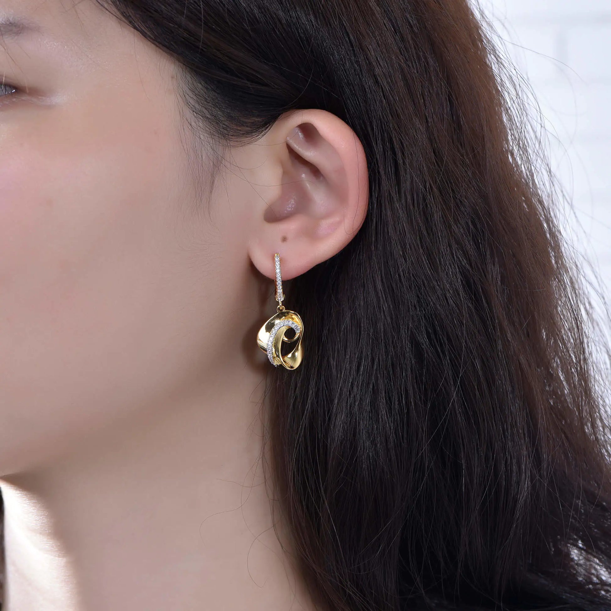 Wholesale Silver Geometric Circle Twisted Dangle Earrings for Women